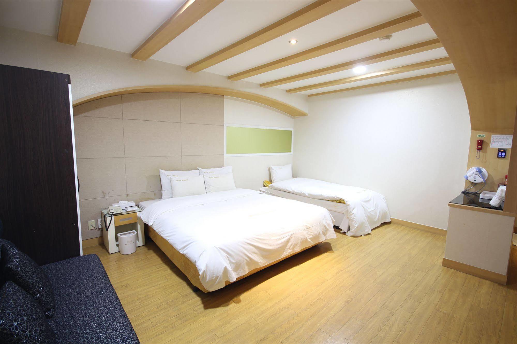Hotel Tate Suwon Buitenkant foto